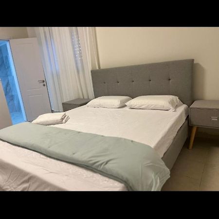 בקתה ביער Apartment Haifa Exterior photo